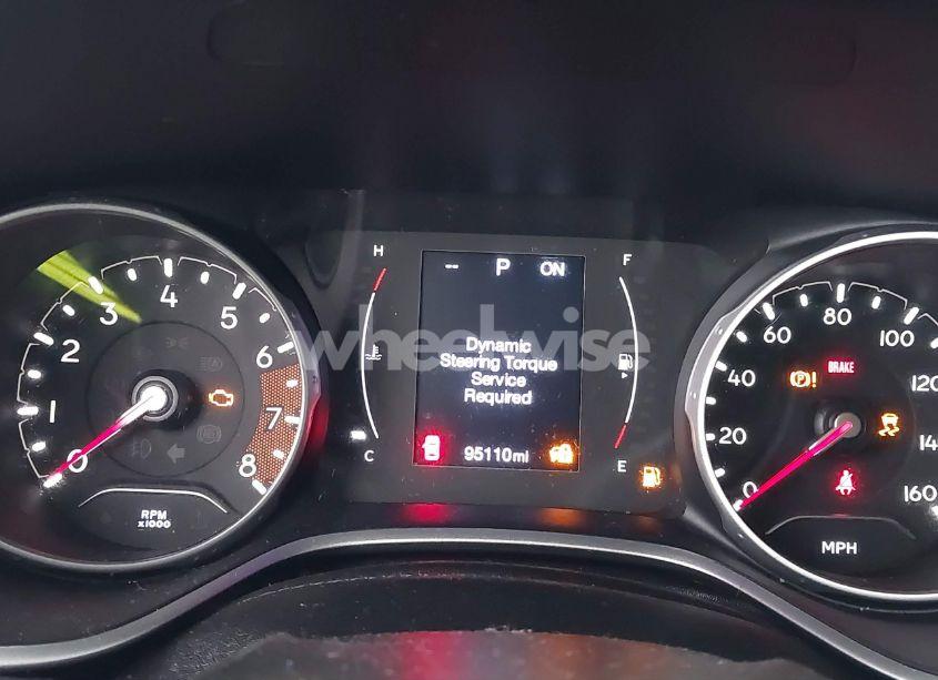 Photo 7 of 2019 Jeep Compass LATITUDE 4X4 (VIN 3C4NJDBB8KT836217)