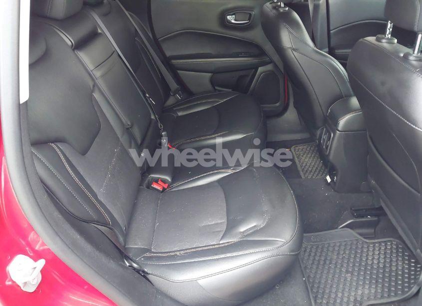 Photo 8 of 2019 Jeep Compass LATITUDE 4X4 (VIN 3C4NJDBB8KT836217)