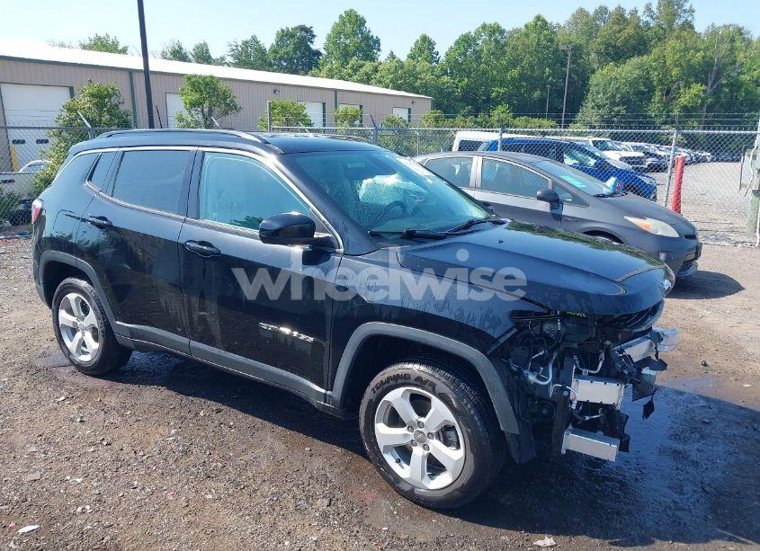 2020 Jeep Compass LATITUDE 4X4 (VIN 3C4NJDBB8LT143150) main photo