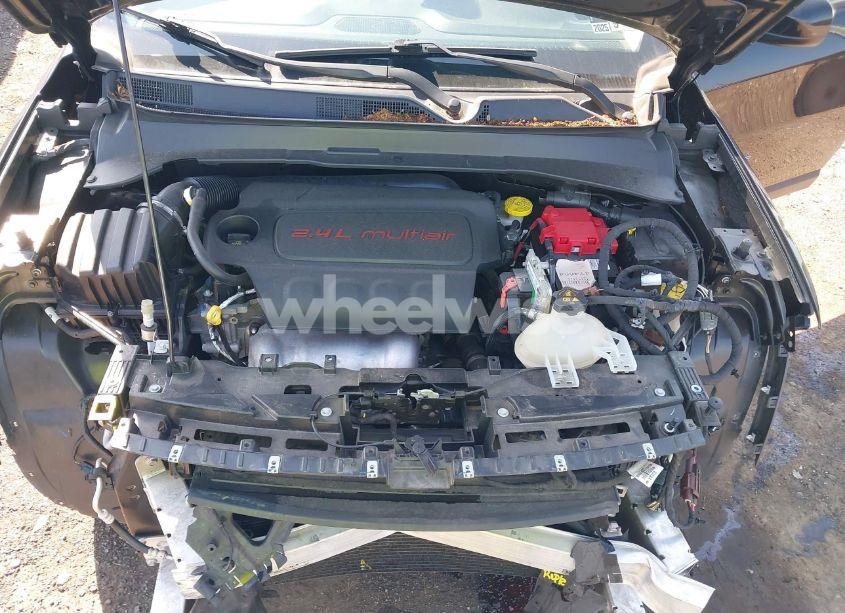 Photo 10 of 2020 Jeep Compass LATITUDE 4X4 (VIN 3C4NJDBB8LT143150)