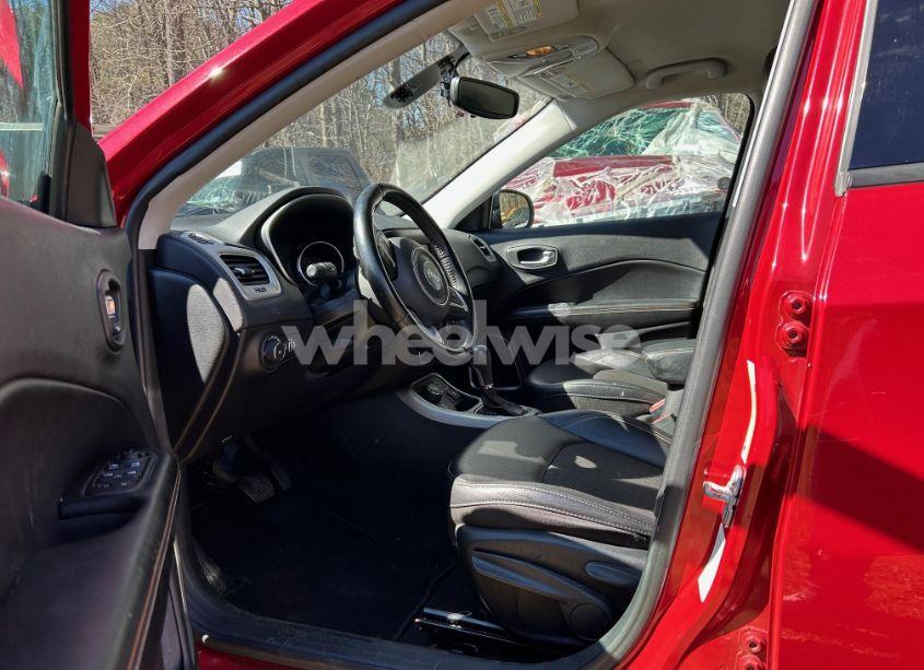 Photo 3 of 2020 Jeep Compass LATITUDE 4X4 (VIN 3C4NJDBB8LT149014)