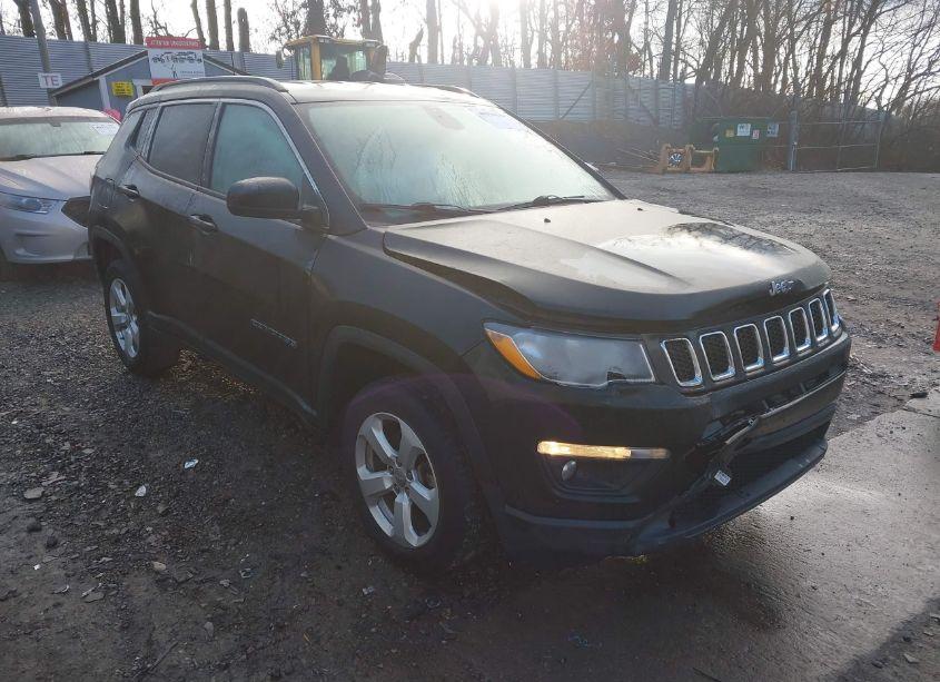 2020 Jeep Compass LATITUDE 4X4 (VIN 3C4NJDBB8LT149076) main photo