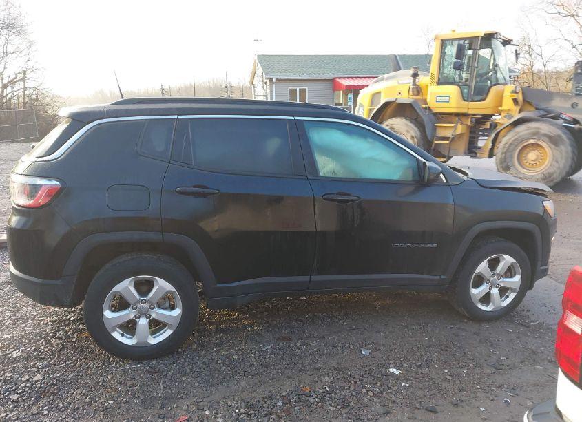 Photo 13 of 2020 Jeep Compass LATITUDE 4X4 (VIN 3C4NJDBB8LT149076)