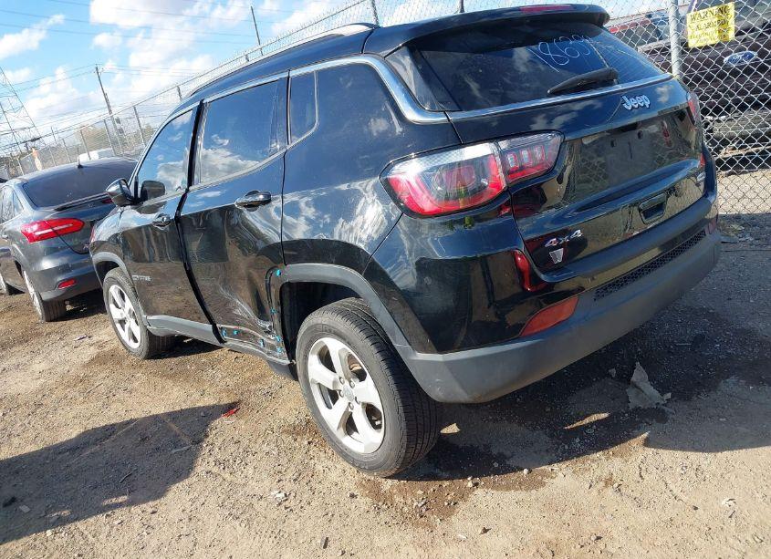 Photo 3 of 2020 Jeep Compass LATITUDE 4X4 (VIN 3C4NJDBB8LT186399)
