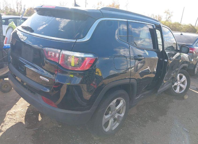 Photo 4 of 2020 Jeep Compass LATITUDE 4X4 (VIN 3C4NJDBB8LT186399)