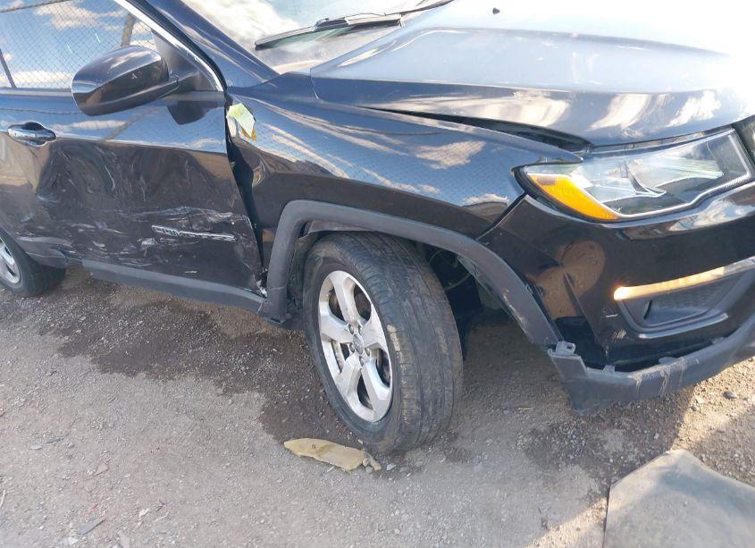 Photo 6 of 2020 Jeep Compass LATITUDE 4X4 (VIN 3C4NJDBB8LT186399)