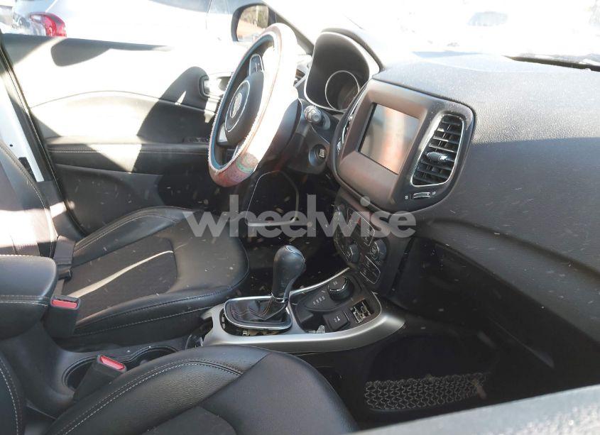 Photo 5 of 2021 Jeep Compass LATITUDE 4X4 (VIN 3C4NJDBB8MT532937)