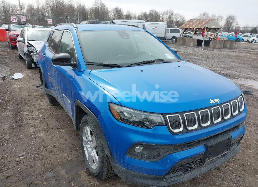 2022 Jeep Compass LATITUDE 4X4 (VIN 3C4NJDBB8NT135441) main photo