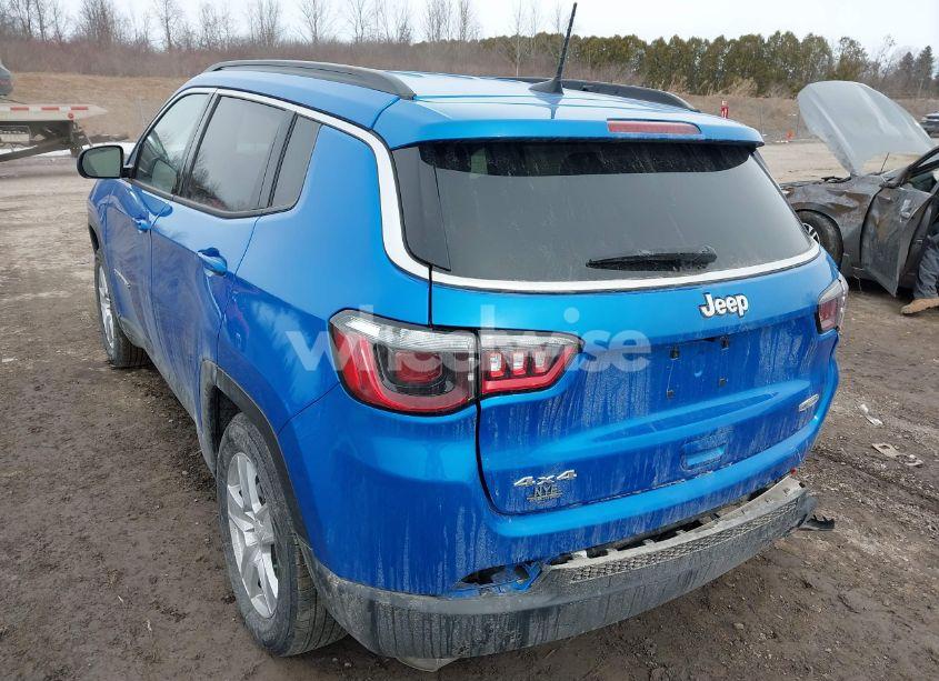 Photo 3 of 2022 Jeep Compass LATITUDE 4X4 (VIN 3C4NJDBB8NT135441)