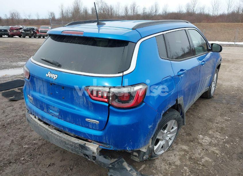 Photo 4 of 2022 Jeep Compass LATITUDE 4X4 (VIN 3C4NJDBB8NT135441)