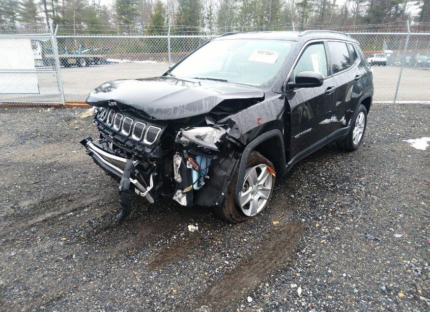 Photo 2 of 2022 Jeep Compass LATITUDE 4X4 (VIN 3C4NJDBB8NT181528)