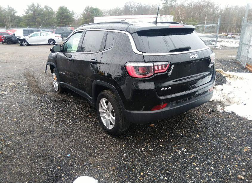 Photo 3 of 2022 Jeep Compass LATITUDE 4X4 (VIN 3C4NJDBB8NT181528)