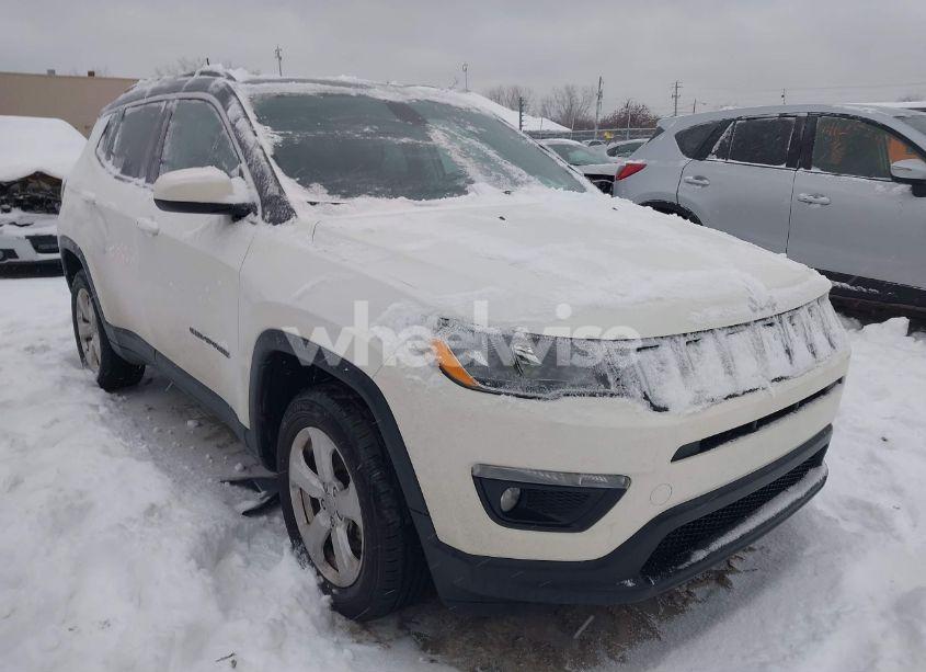 2018 Jeep Compass LATITUDE 4X4 (VIN 3C4NJDBB9JT103589) main photo