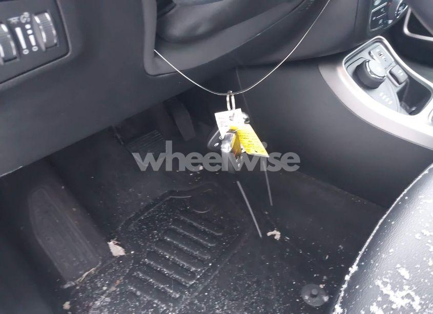 Photo 11 of 2018 Jeep Compass LATITUDE 4X4 (VIN 3C4NJDBB9JT103589)