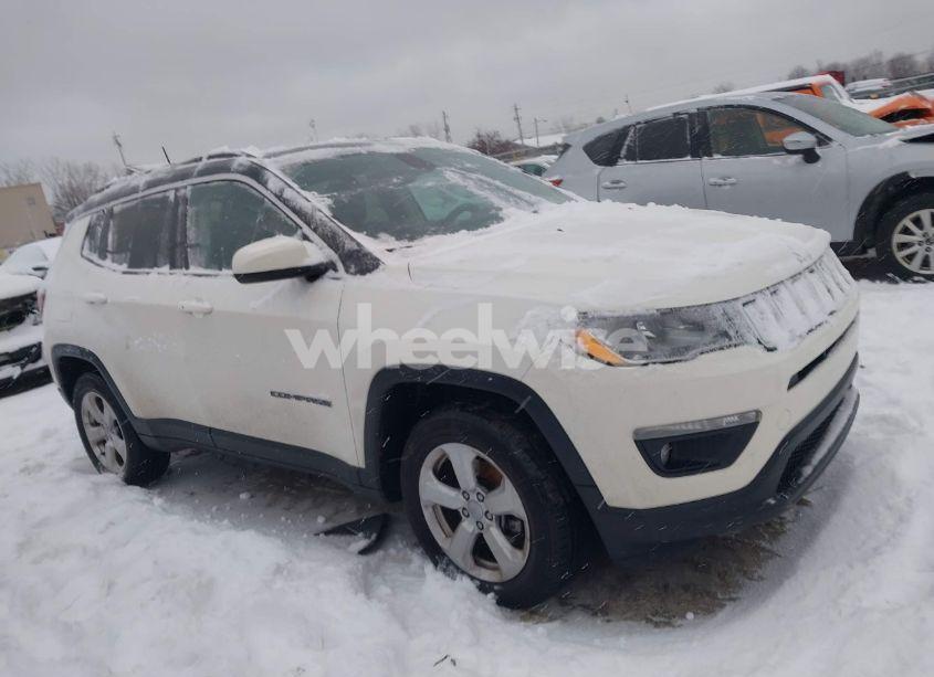 Photo 13 of 2018 Jeep Compass LATITUDE 4X4 (VIN 3C4NJDBB9JT103589)