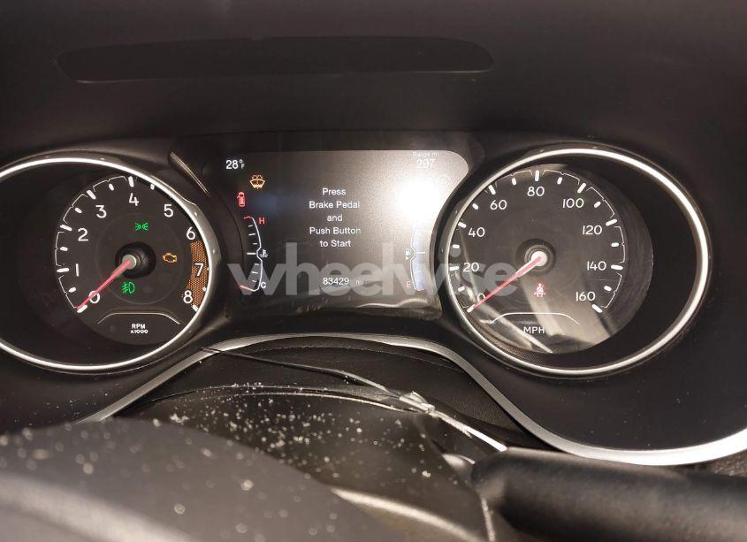 Photo 15 of 2018 Jeep Compass LATITUDE 4X4 (VIN 3C4NJDBB9JT103589)