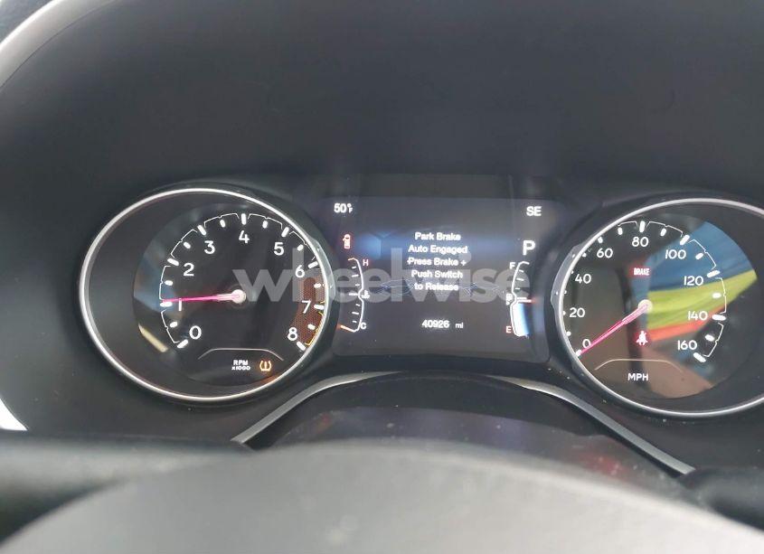 Photo 7 of 2018 Jeep Compass LATITUDE 4X4 (VIN 3C4NJDBB9JT114673)