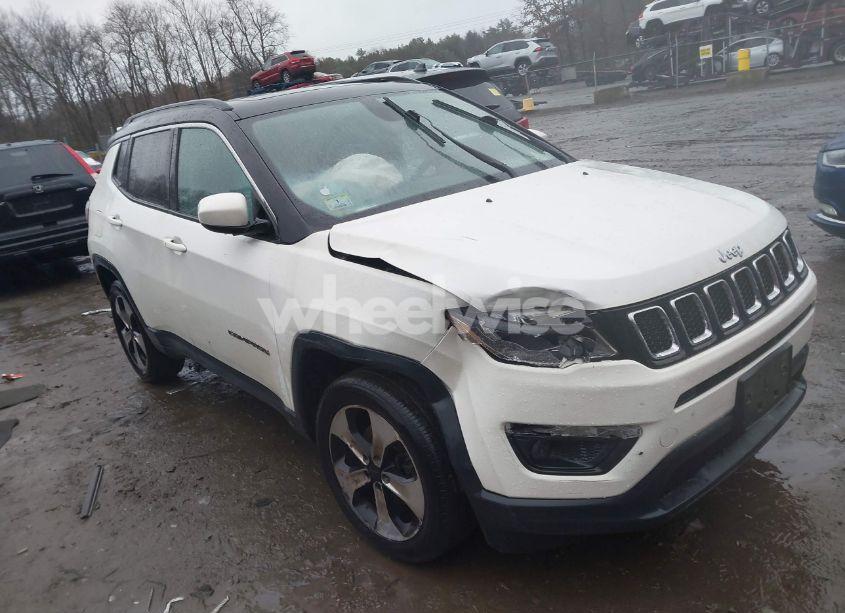 2018 Jeep Compass LATITUDE 4X4 (VIN 3C4NJDBB9JT114902) main photo