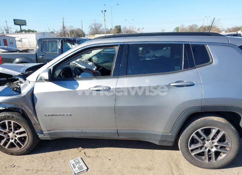 Photo 14 of 2018 Jeep Compass LATITUDE 4X4 (VIN 3C4NJDBB9JT143087)