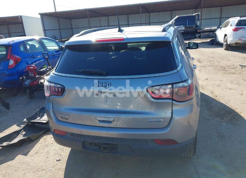 Photo 16 of 2018 Jeep Compass LATITUDE 4X4 (VIN 3C4NJDBB9JT143087)