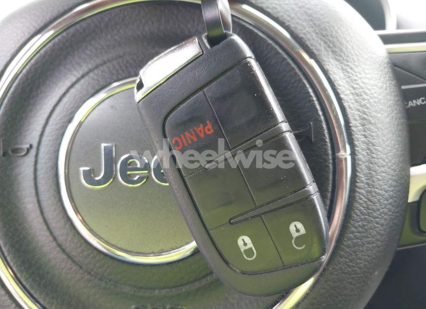 Photo 11 of 2018 Jeep Compass LATITUDE 4X4 (VIN 3C4NJDBB9JT160925)