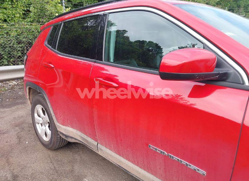 Photo 13 of 2018 Jeep Compass LATITUDE 4X4 (VIN 3C4NJDBB9JT160925)