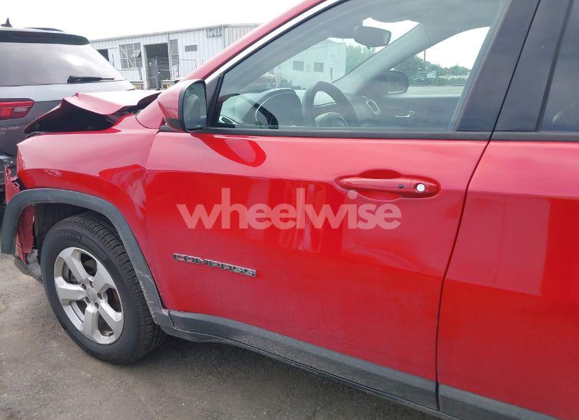 Photo 14 of 2018 Jeep Compass LATITUDE 4X4 (VIN 3C4NJDBB9JT160925)