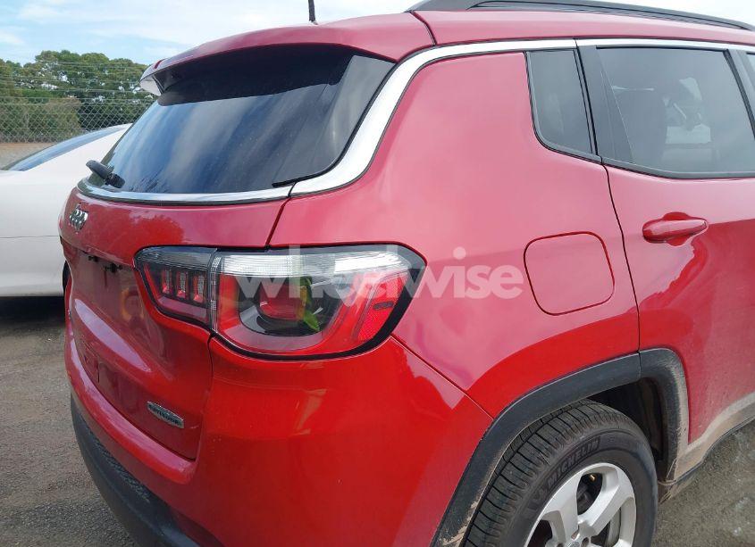 Photo 4 of 2018 Jeep Compass LATITUDE 4X4 (VIN 3C4NJDBB9JT160925)