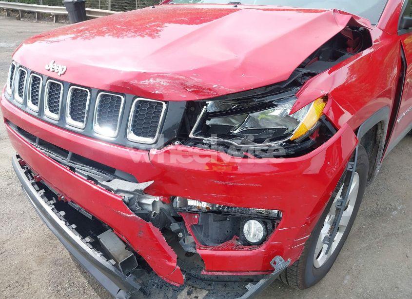 Photo 6 of 2018 Jeep Compass LATITUDE 4X4 (VIN 3C4NJDBB9JT160925)