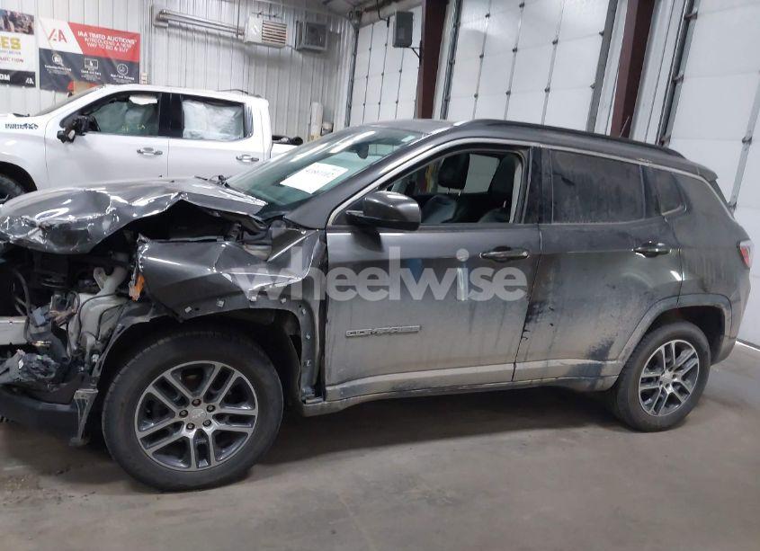 Photo 14 of 2018 Jeep Compass LATITUDE 4X4 (VIN 3C4NJDBB9JT175313)