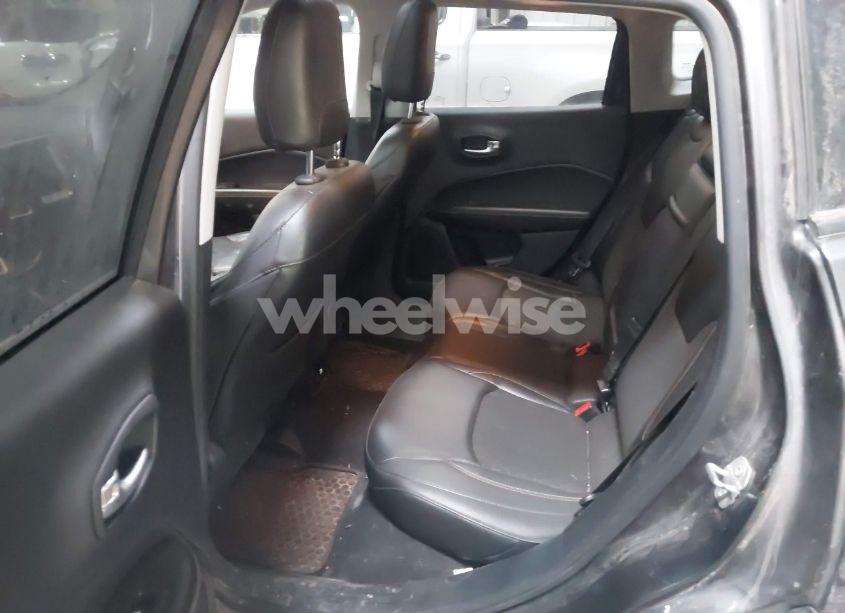 Photo 8 of 2018 Jeep Compass LATITUDE 4X4 (VIN 3C4NJDBB9JT175313)