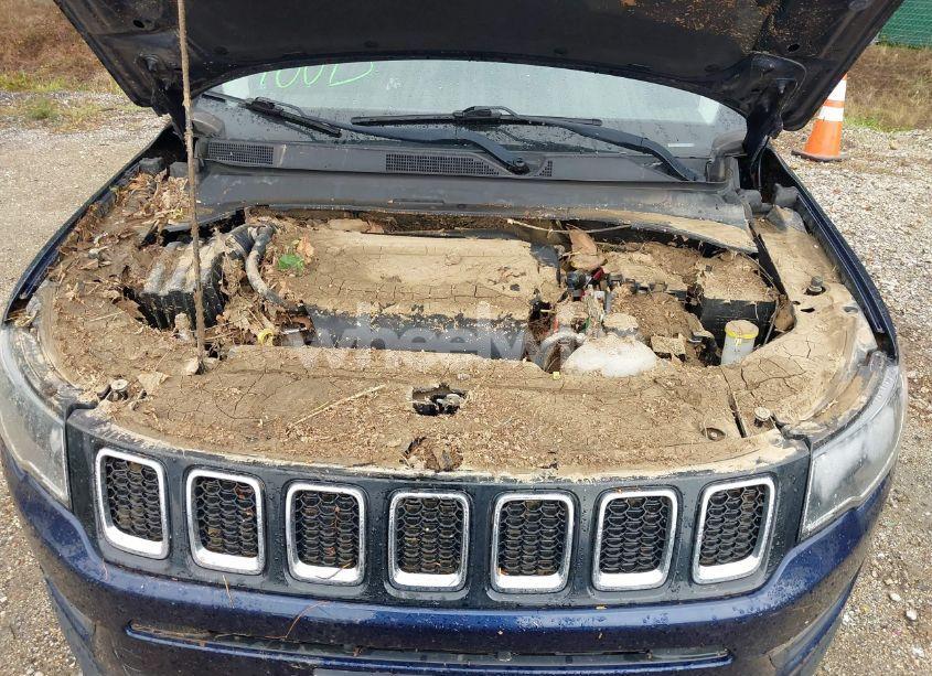 Photo 10 of 2018 Jeep Compass LATITUDE 4X4 (VIN 3C4NJDBB9JT185159)