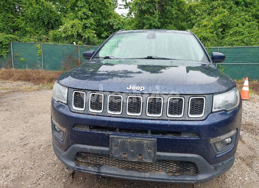 Photo 11 of 2018 Jeep Compass LATITUDE 4X4 (VIN 3C4NJDBB9JT185159)