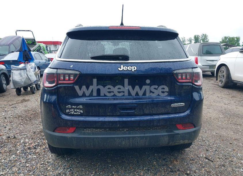 Photo 15 of 2018 Jeep Compass LATITUDE 4X4 (VIN 3C4NJDBB9JT185159)