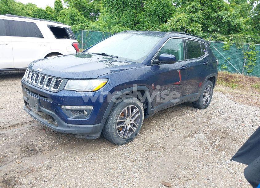 Photo 2 of 2018 Jeep Compass LATITUDE 4X4 (VIN 3C4NJDBB9JT185159)