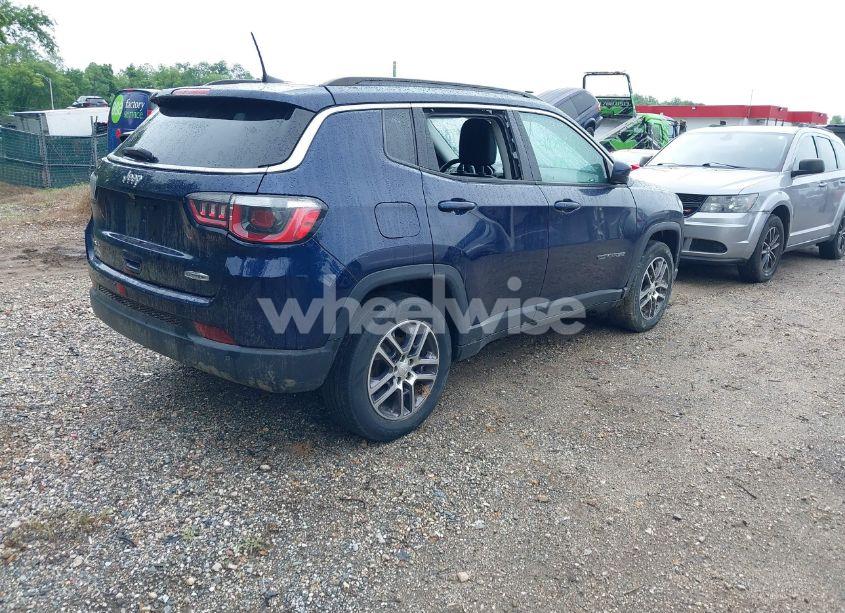 Photo 4 of 2018 Jeep Compass LATITUDE 4X4 (VIN 3C4NJDBB9JT185159)