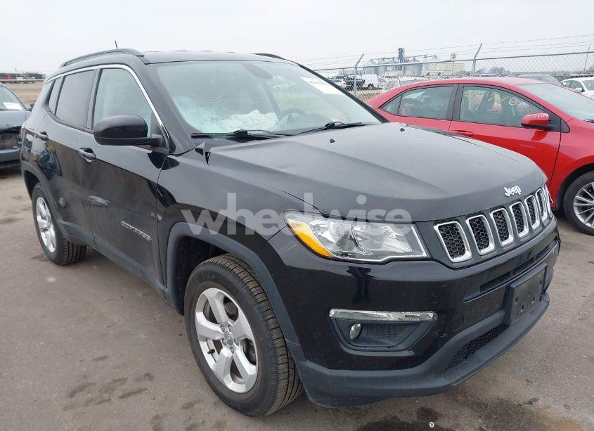 2018 Jeep Compass LATITUDE 4X4 (VIN 3C4NJDBB9JT202297) main photo