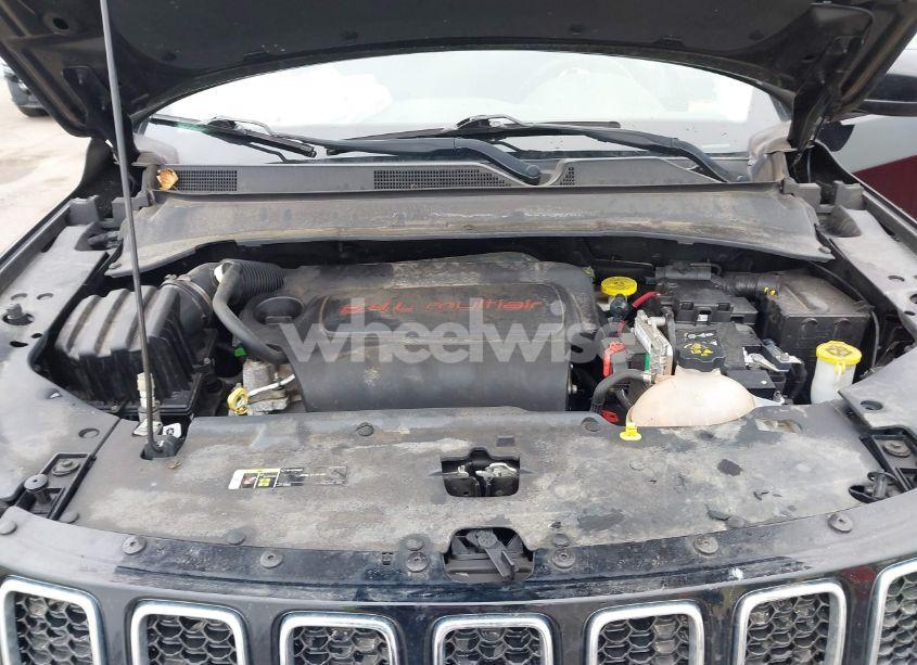 Photo 10 of 2018 Jeep Compass LATITUDE 4X4 (VIN 3C4NJDBB9JT202297)