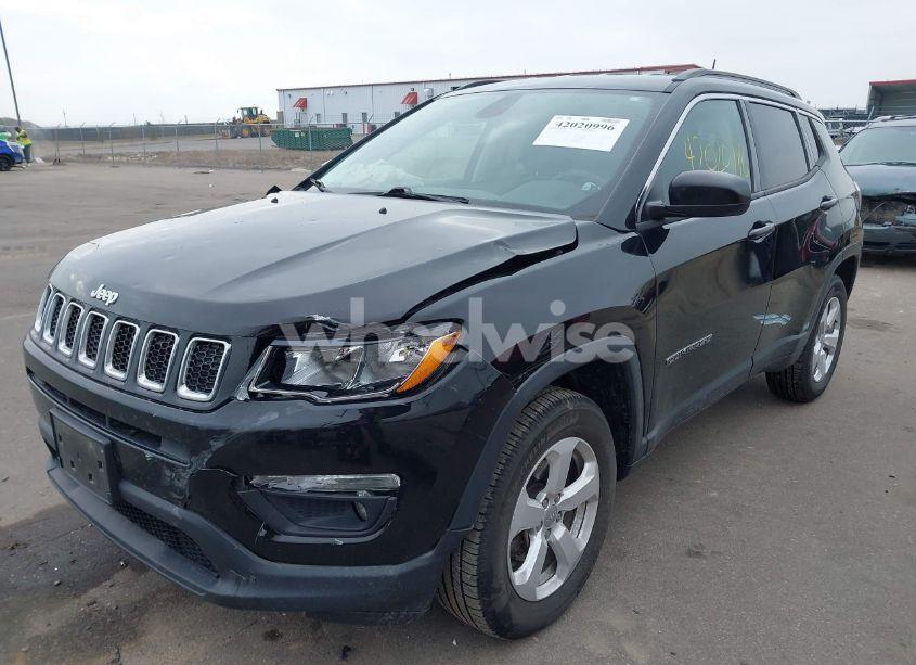 Photo 2 of 2018 Jeep Compass LATITUDE 4X4 (VIN 3C4NJDBB9JT202297)