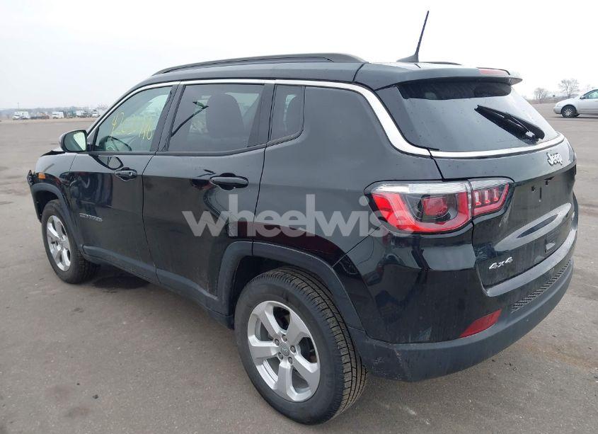 Photo 3 of 2018 Jeep Compass LATITUDE 4X4 (VIN 3C4NJDBB9JT202297)