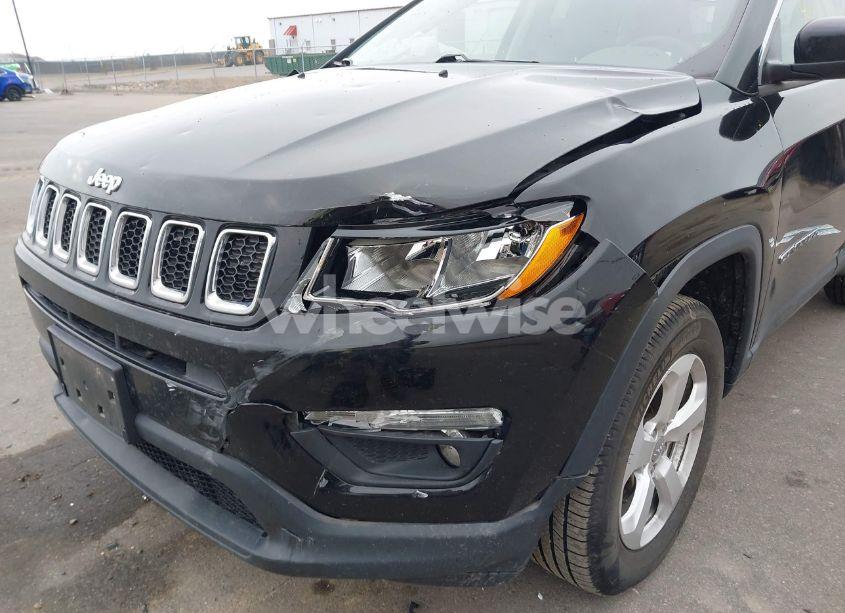 Photo 6 of 2018 Jeep Compass LATITUDE 4X4 (VIN 3C4NJDBB9JT202297)