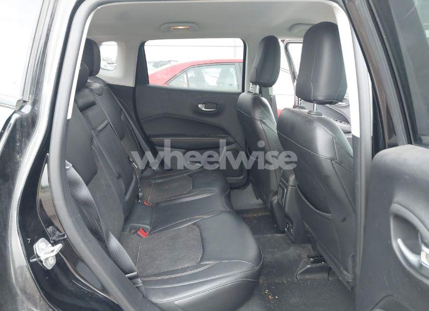 Photo 8 of 2018 Jeep Compass LATITUDE 4X4 (VIN 3C4NJDBB9JT202297)