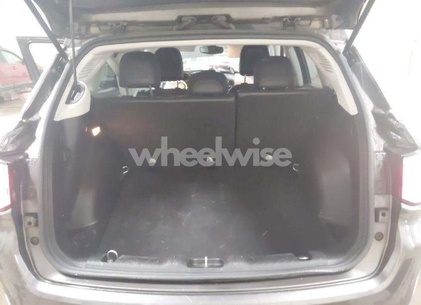 Photo 16 of 2018 Jeep Compass LATITUDE 4X4 (VIN 3C4NJDBB9JT207693)