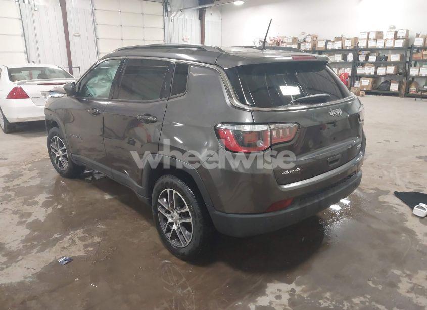 Photo 3 of 2018 Jeep Compass LATITUDE 4X4 (VIN 3C4NJDBB9JT207693)