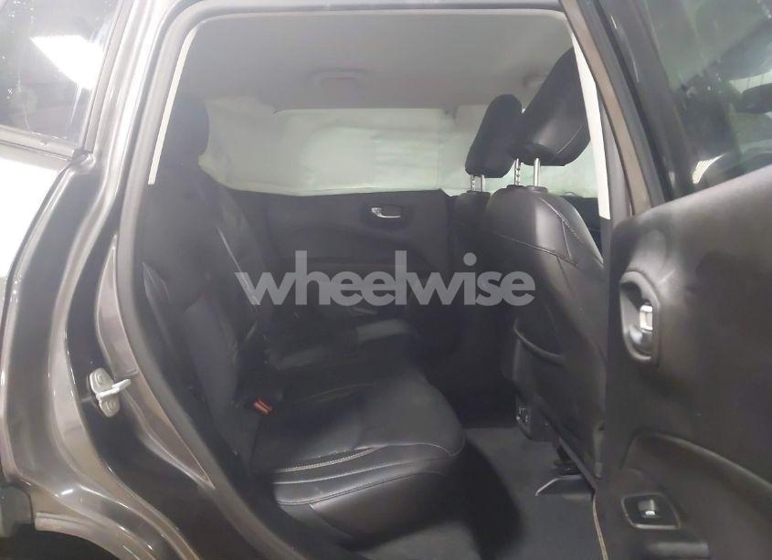 Photo 8 of 2018 Jeep Compass LATITUDE 4X4 (VIN 3C4NJDBB9JT207693)