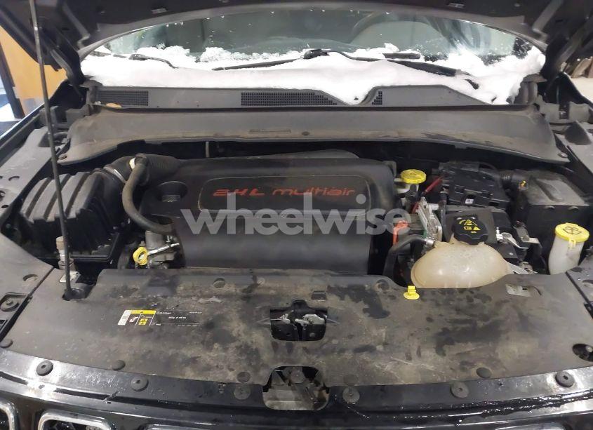 Photo 10 of 2018 Jeep Compass LATITUDE 4X4 (VIN 3C4NJDBB9JT291126)