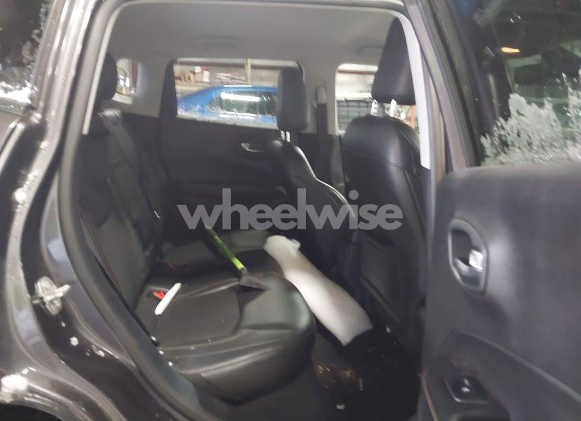 Photo 8 of 2018 Jeep Compass LATITUDE 4X4 (VIN 3C4NJDBB9JT291126)