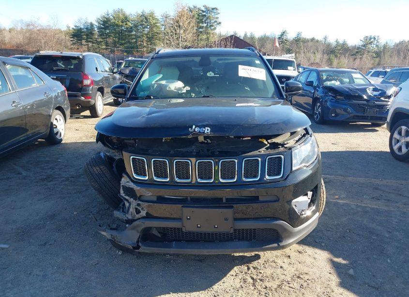Photo 12 of 2019 Jeep Compass LATITUDE 4X4 (VIN 3C4NJDBB9KT656695)