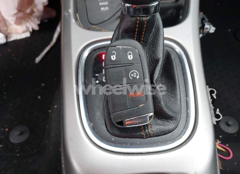 Photo 11 of 2019 Jeep Compass LATITUDE 4X4 (VIN 3C4NJDBB9KT662206)