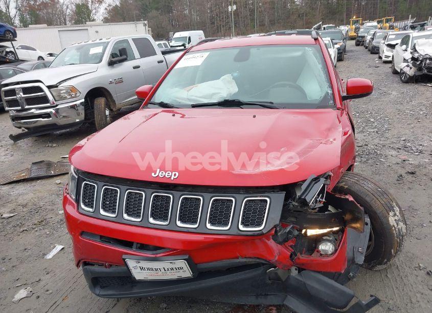 Photo 12 of 2019 Jeep Compass LATITUDE 4X4 (VIN 3C4NJDBB9KT662206)